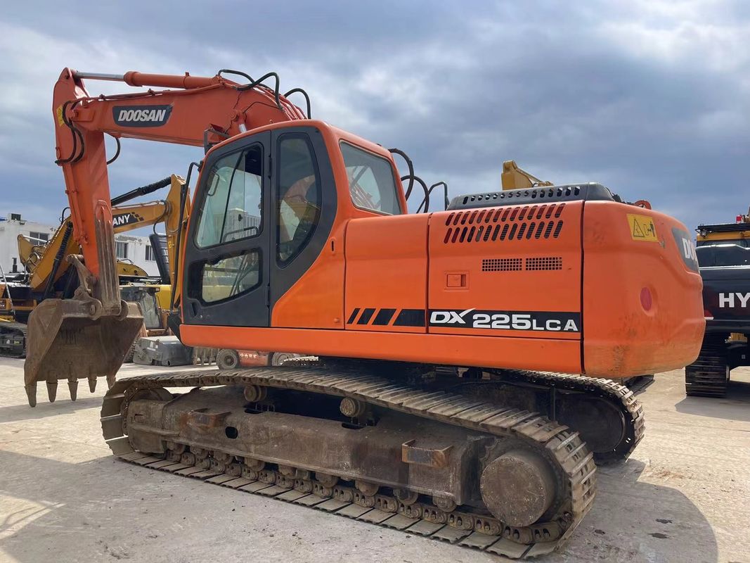완벽한 짝을 찾으세요 사용된 Doosan DX225LCA 22톤 채굴기