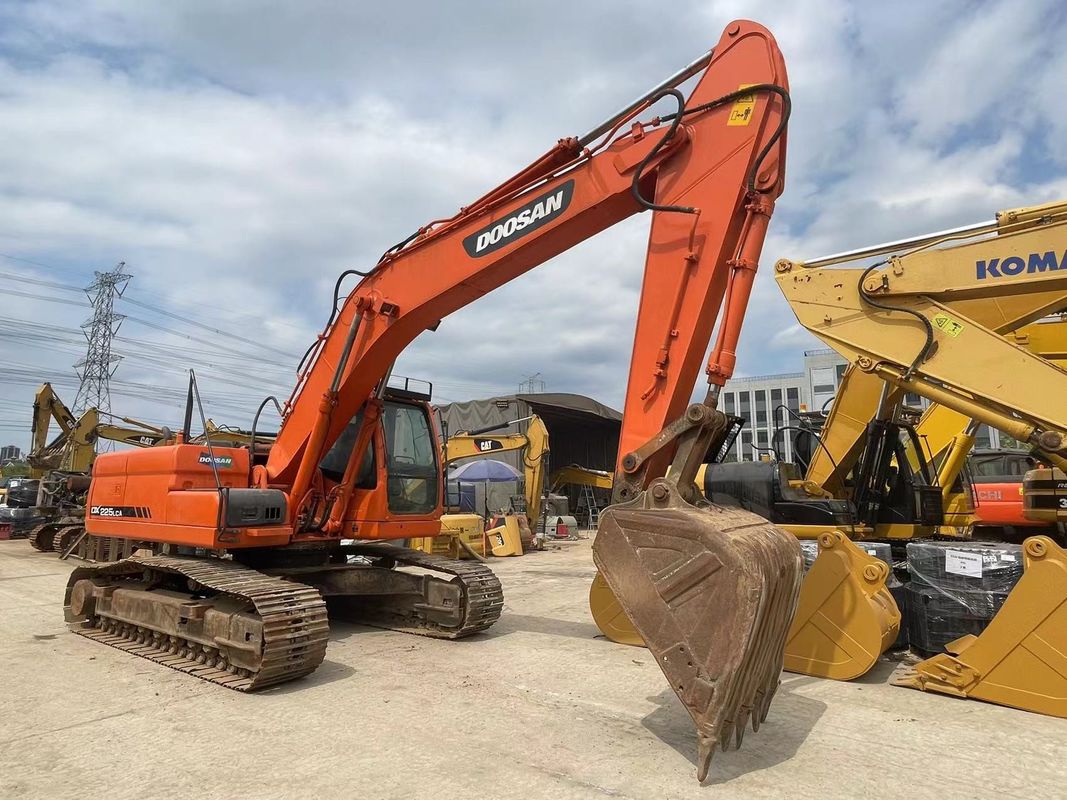 완벽한 짝을 찾으세요 사용된 Doosan DX225LCA 22톤 채굴기