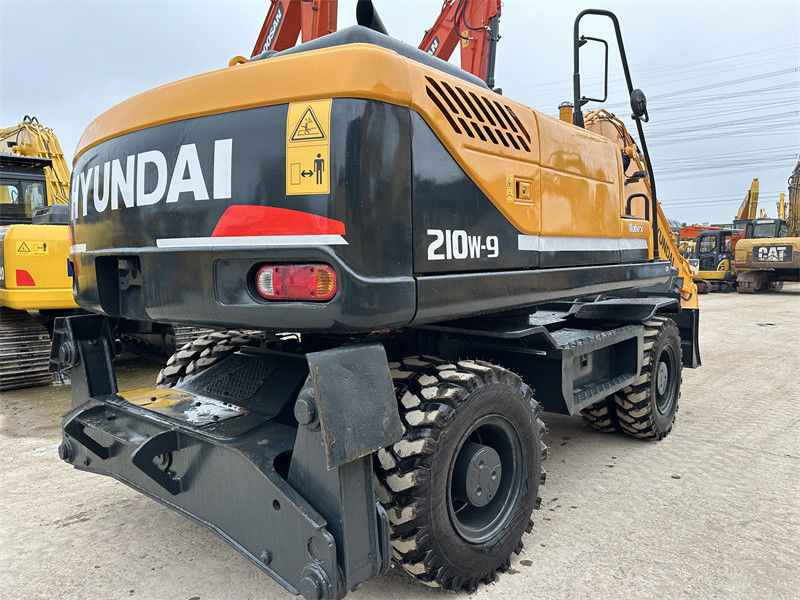 리모델링 된 중고용 현대 R210W-9 휠 발굴기 중고용 현대 21 톤 210 휠 발굴기