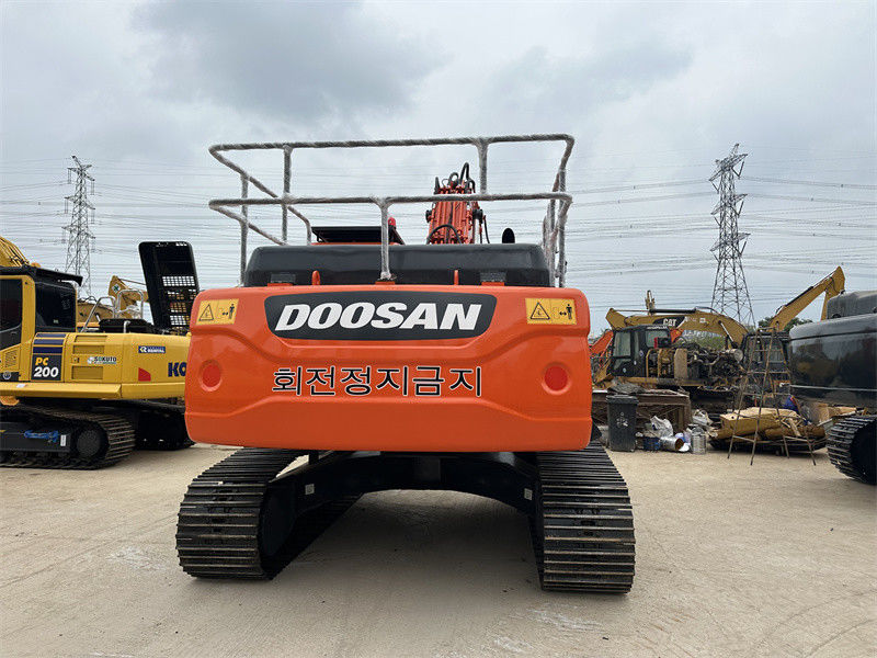 180 KW 엔진 전력 1.2 M3 배트 용량으로 사용 된 Doosan DX260 발굴기