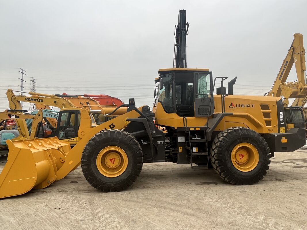 Powerful Used SDLG L958F Wheel Loader Equipped with 9.7 Liter Engine Displacement and Excellent Operator Comfort for Long Term