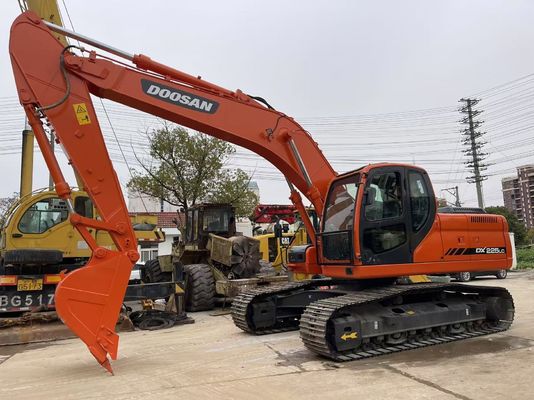 사용 된 Doosan DX225 발굴기 중형 Doosan 발굴기